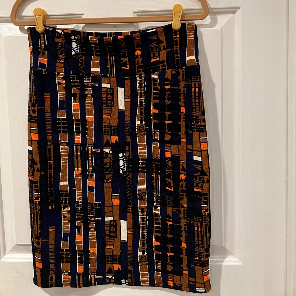 LULAROE Cassie Pencil Skirt. Barely Worn Excellent Condition Size Medium.